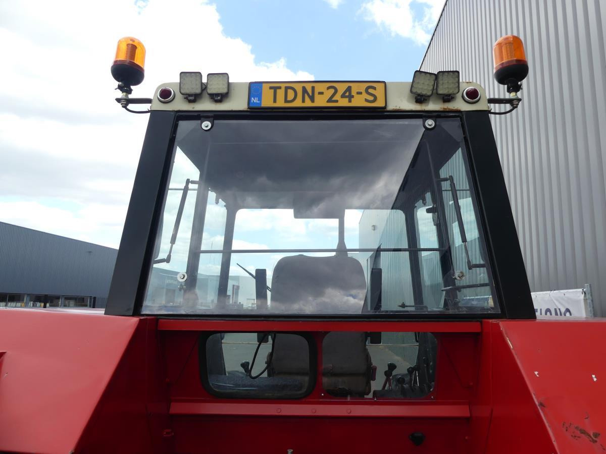 Трактор International 1055A: фото 12