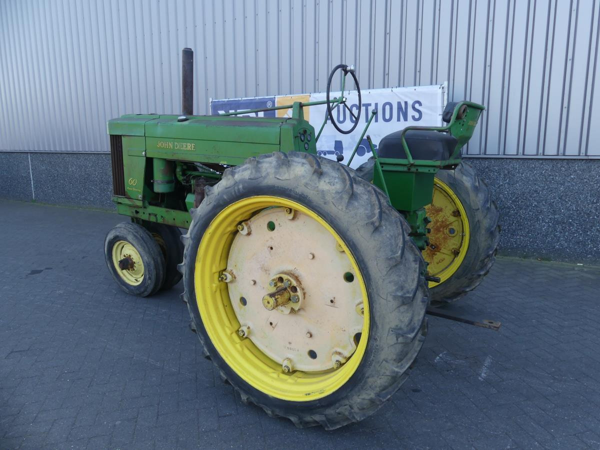 John-Deere 70 - Трактор: фото 5 John-Deere 70 - Трактор: фото 5