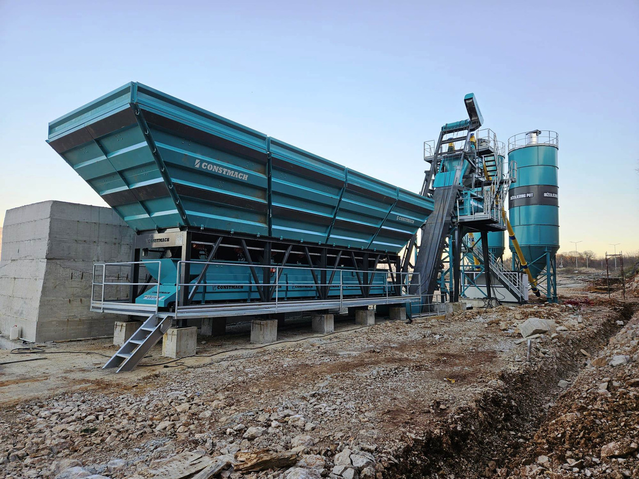 Constmach 120 m³/h Compact Concrete Batching Plant - Бетонный завод: фото 1 Constmach 120 m³/h Compact Concrete Batching Plant - Бетонный завод: фото 1