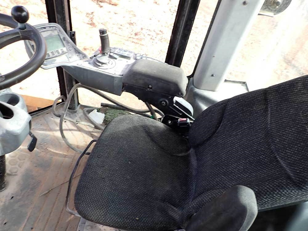 Виброплита CAT CS64B: фото 20 Виброплита CAT CS64B: фото 20