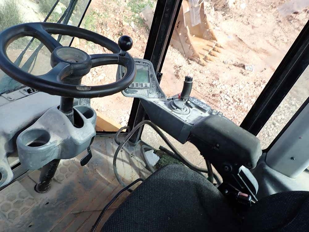 Виброплита CAT CS64B: фото 17 Виброплита CAT CS64B: фото 17