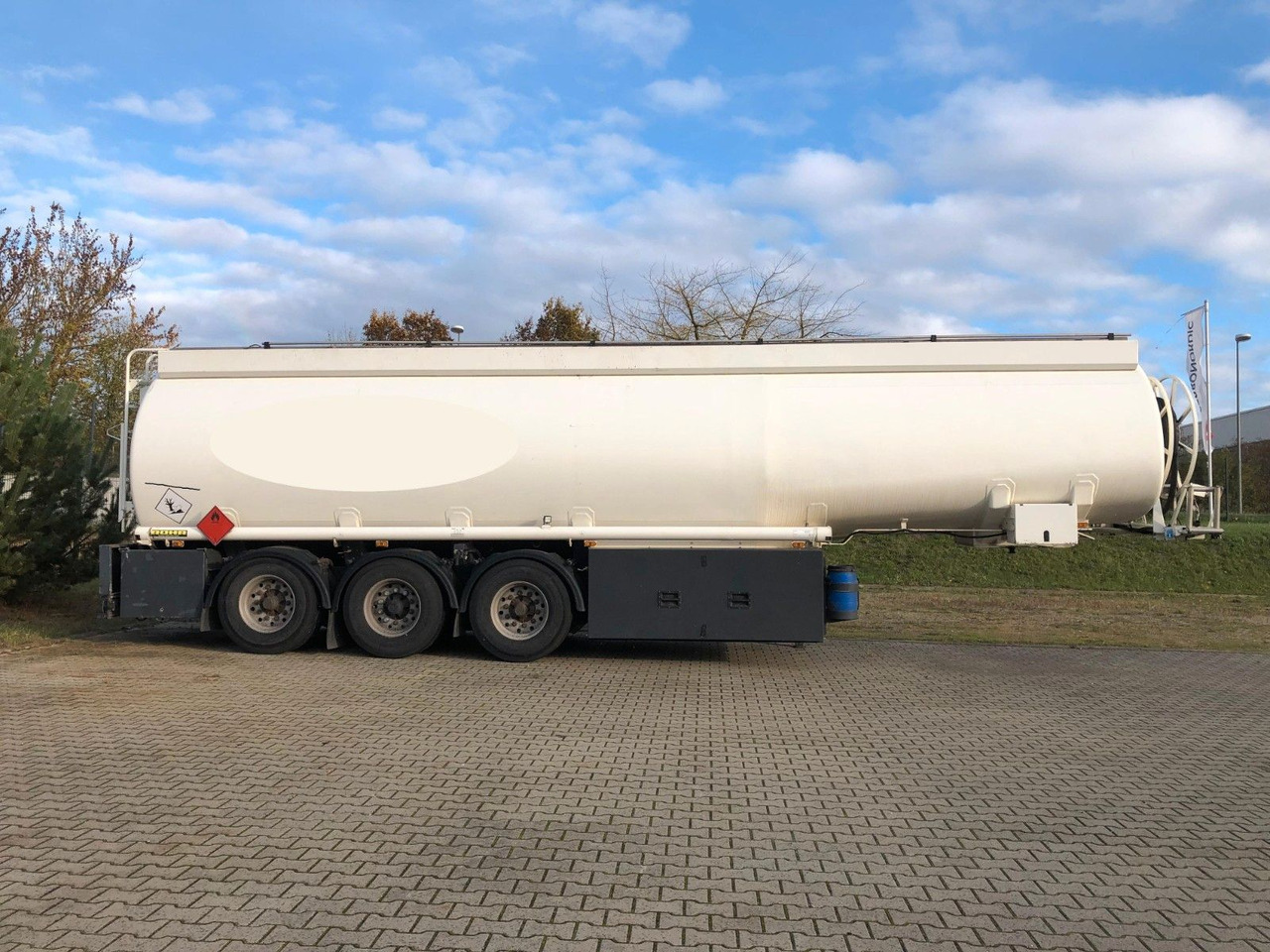 ROHR TAL-A-ZE 4Kammern*ADR*BENZIN*DIESEL*HEIZÖL - Полуприцеп-цистерна: фото 4 ROHR TAL-A-ZE 4Kammern*ADR*BENZIN*DIESEL*HEIZÖL - Полуприцеп-цистерна: фото 4