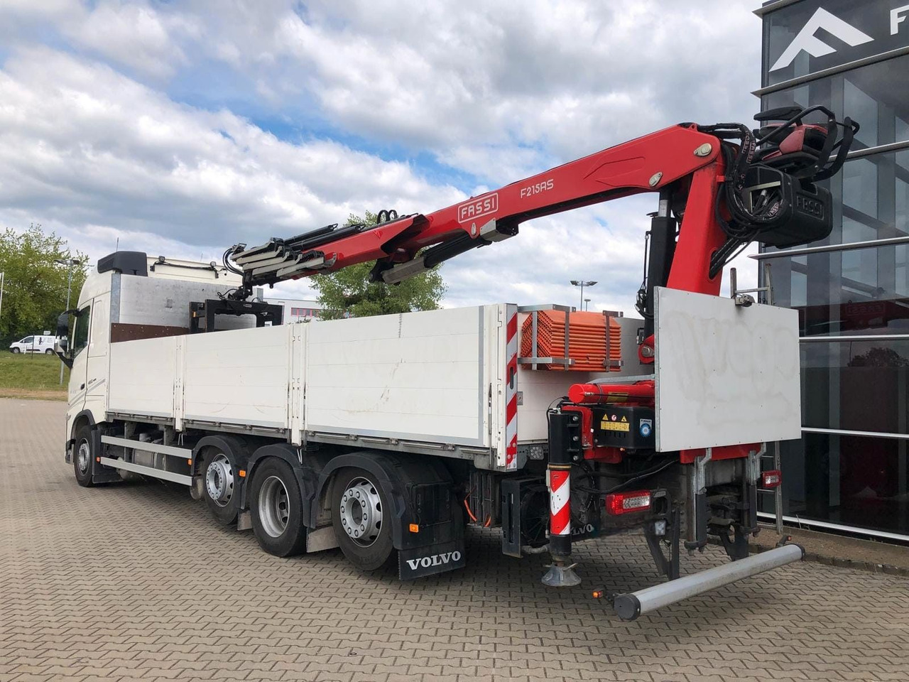 Volvo FH460 8x2 TRIDEM VLA&NLA gelenkt*FASSI F215AS.24 - Автоманипулятор: фото 5 Volvo FH460 8x2 TRIDEM VLA&NLA gelenkt*FASSI F215AS.24 - Автоманипулятор: фото 5