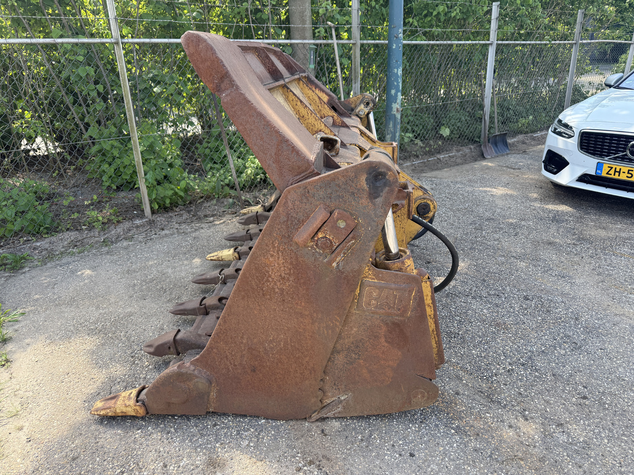 Гусеничный погрузчик CATERPILLAR 953: фото 6