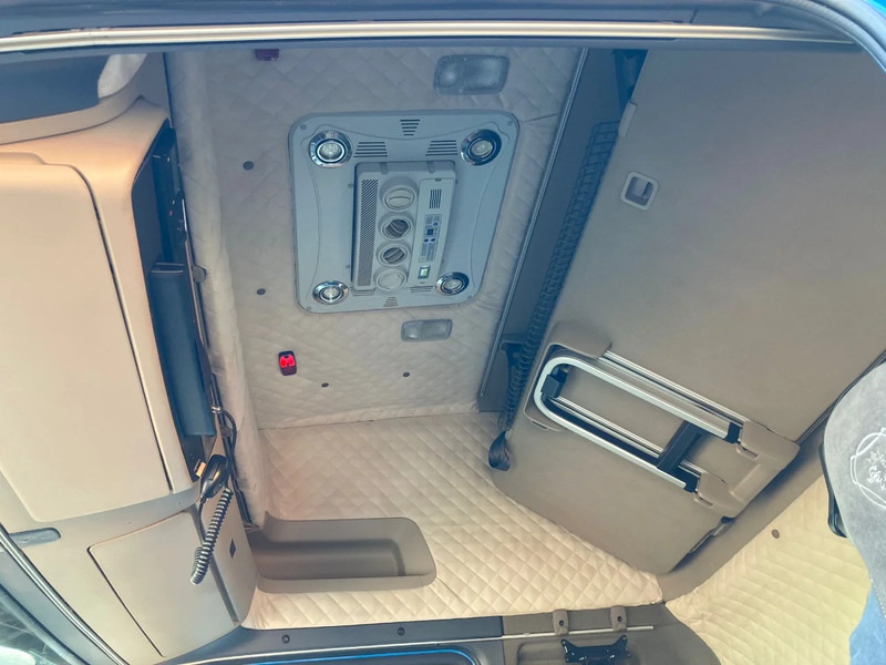 Тягач Scania R730 V8 8x4: фото 12 Тягач Scania R730 V8 8x4: фото 12