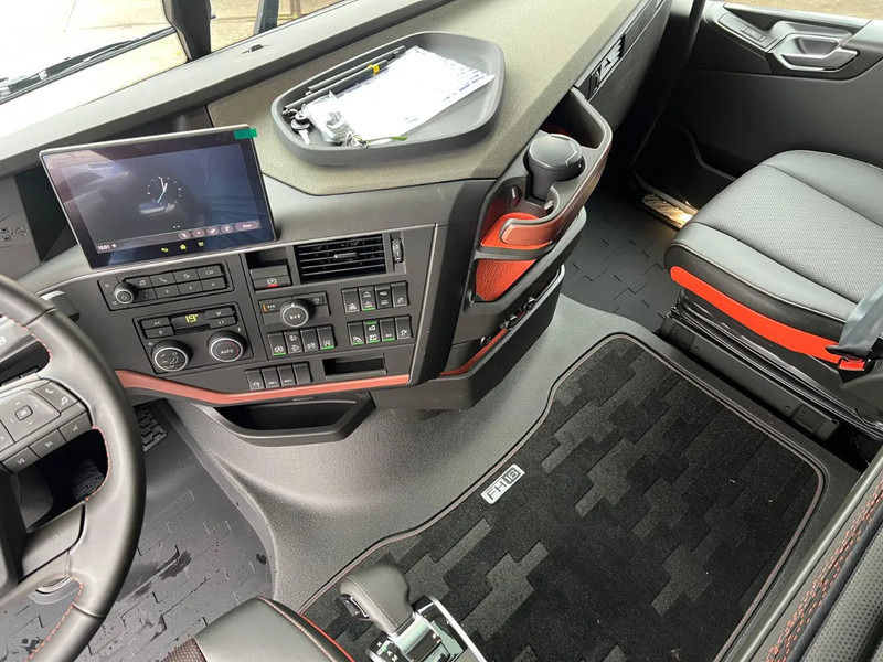 Новый Тягач Volvo FH 16 780 8×4: фото 19