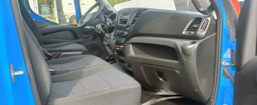 Грузовик с закрытым кузовом Iveco Daily 70C18: фото 19