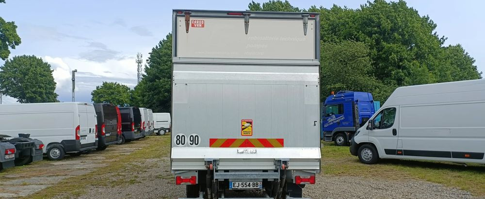 Грузовик с закрытым кузовом Iveco Daily 70C18: фото 6
