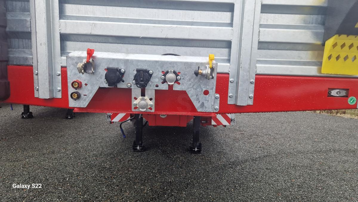 Alim trailer EXTENSIBLE ET TABLE ELEVATRICE 3 ESSIEUX - Низкорамный полуприцеп: фото 2 Alim trailer EXTENSIBLE ET TABLE ELEVATRICE 3 ESSIEUX - Низкорамный полуприцеп: фото 2