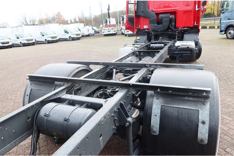 DAF CF 290 FA Chassis + 2500 KG Dhollandia laadklep - Грузовик-шасси: фото 4 DAF CF 290 FA Chassis + 2500 KG Dhollandia laadklep - Грузовик-шасси: фото 4