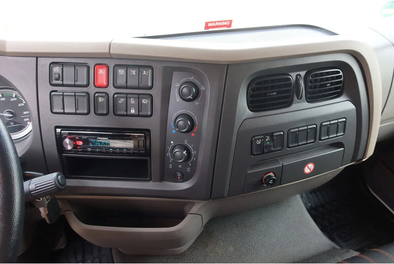 Грузовик с закрытым кузовом DAF LF 210 Bakwagen+ Dhollandia 1500 kg: фото 8