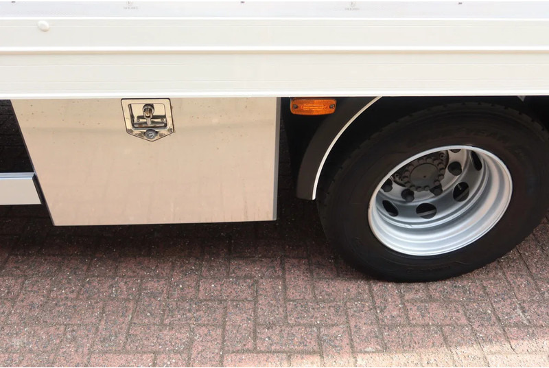 Грузовик с закрытым кузовом DAF LF 210 Bakwagen+ Dhollandia 1500 kg: фото 16