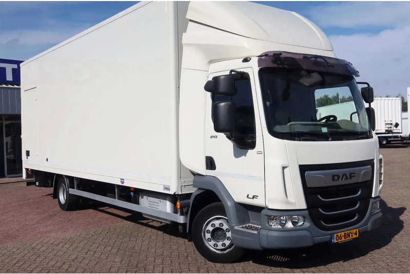 DAF LF 210 FA Bakwagen + Dhollandia 2000 kg klep extra accu set, 3x bindrail + stang. - Грузовик с закрытым кузовом: фото 2 DAF LF 210 FA Bakwagen + Dhollandia 2000 kg klep extra accu set, 3x bindrail + stang. - Грузовик с закрытым кузовом: фото 2