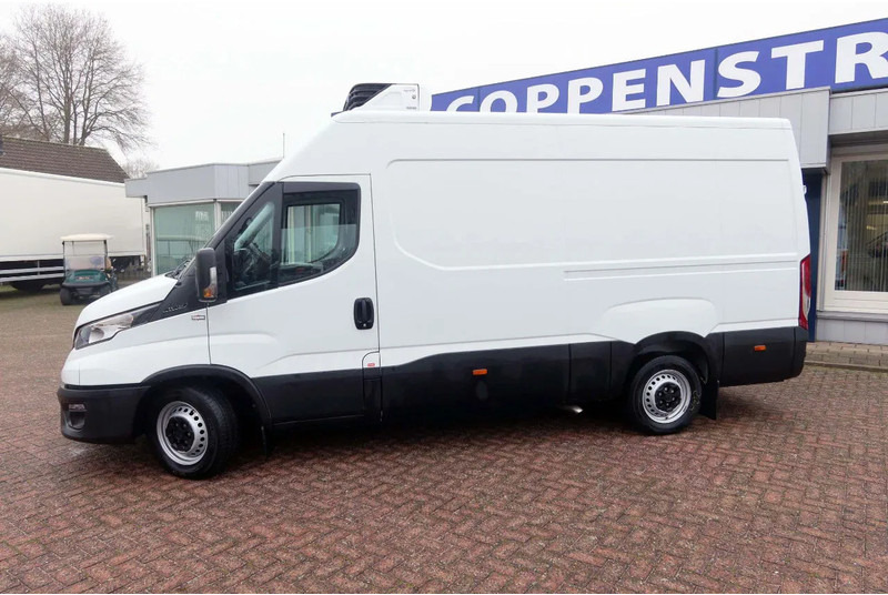 Iveco Daily 35S16 Koelen/vriezen/verwarmen Carrier Xarios 350 + nacht aansluiting 220 volt - Фургон-рефрижератор: фото 2 Iveco Daily 35S16 Koelen/vriezen/verwarmen Carrier Xarios 350 + nacht aansluiting 220 volt - Фургон-рефрижератор: фото 2