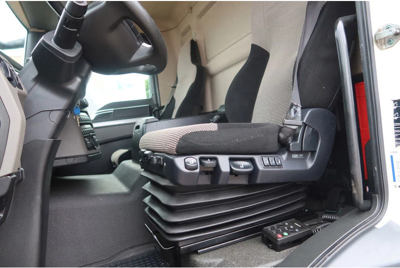 MAN 26.320 TGM Bak+Klep stuur lift as Bar klep 2.000 kg - Грузовик с закрытым кузовом: фото 5 MAN 26.320 TGM Bak+Klep stuur lift as Bar klep 2.000 kg - Грузовик с закрытым кузовом: фото 5