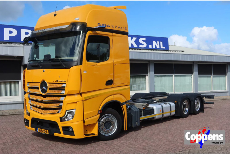 Mercedes-Benz Actros - Грузовик-шасси: фото 1 Mercedes-Benz Actros - Грузовик-шасси: фото 1