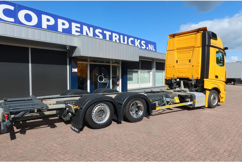 Mercedes-Benz Actros - Грузовик-шасси: фото 3 Mercedes-Benz Actros - Грузовик-шасси: фото 3