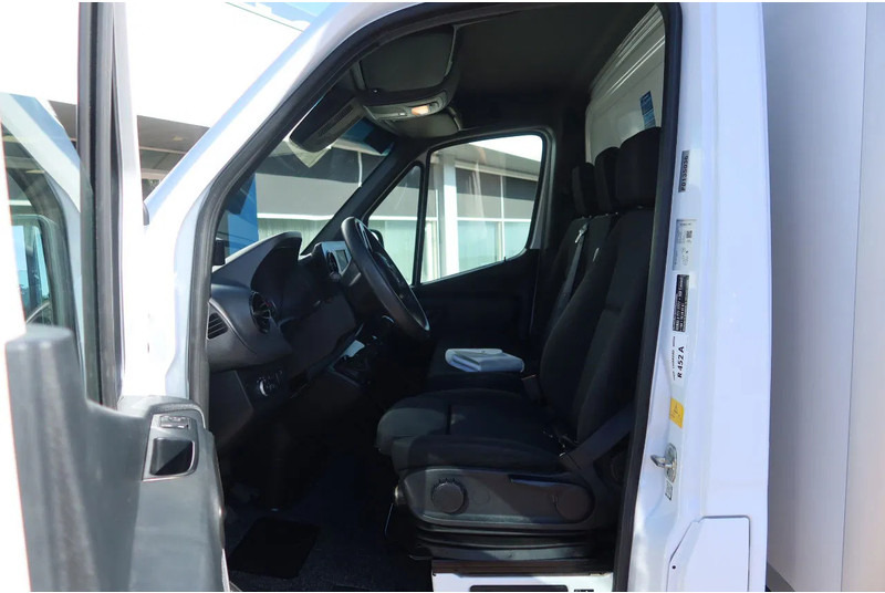 Mercedes-Benz Sprinter 516 CDI Koel/Vries + Dhollandia Klep 750 kg Carrier 300 Xarios Dag + nacht 220 Volt - Фургон-рефрижератор: фото 4 Mercedes-Benz Sprinter 516 CDI Koel/Vries + Dhollandia Klep 750 kg Carrier 300 Xarios Dag + nacht 220 Volt - Фургон-рефрижератор: фото 4