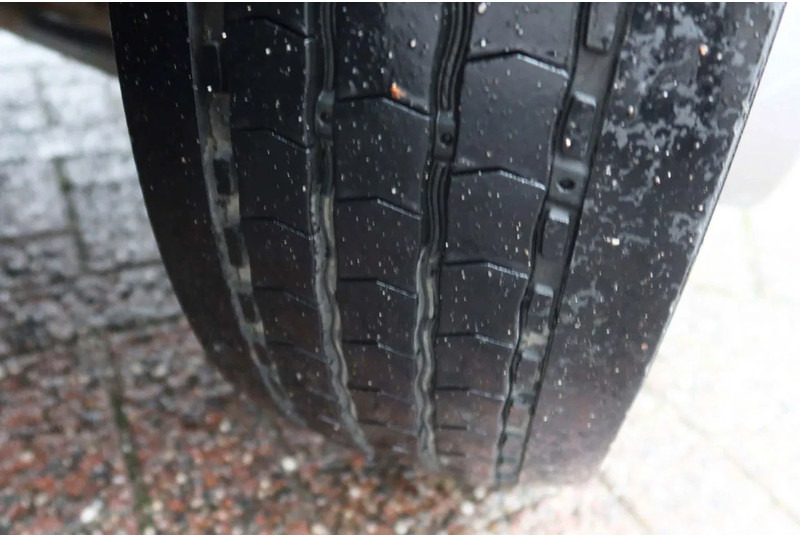 Грузовик с закрытым кузовом Mitsubishi Canter 7 C 18 Bak + klep 1000KG Euro 6: фото 6