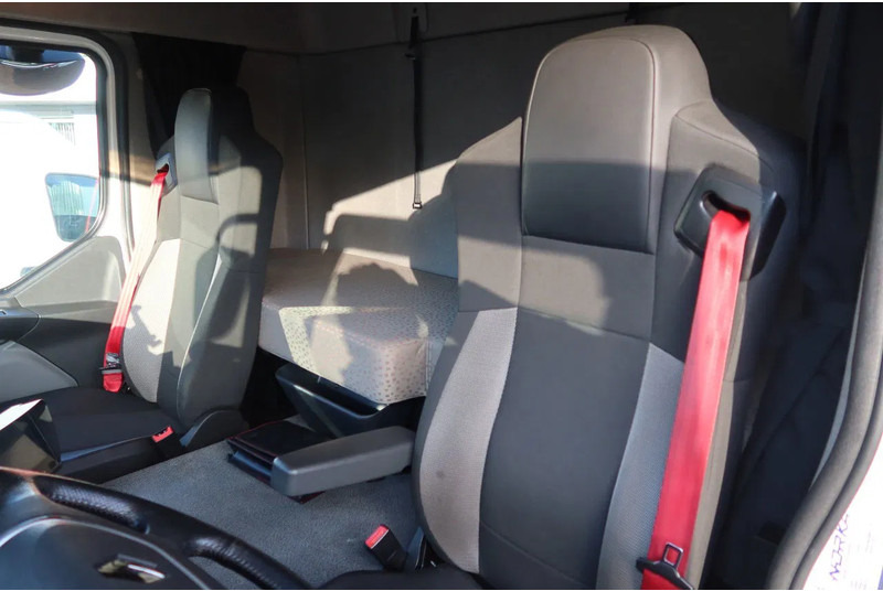 Renault D250 Bakwagen + Laadklep Deuren - Грузовик с закрытым кузовом: фото 5 Renault D250 Bakwagen + Laadklep Deuren - Грузовик с закрытым кузовом: фото 5