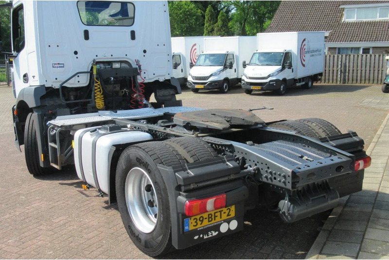 Mercedes-Benz Antos 1833 L - Тягач: фото 3 Mercedes-Benz Antos 1833 L - Тягач: фото 3