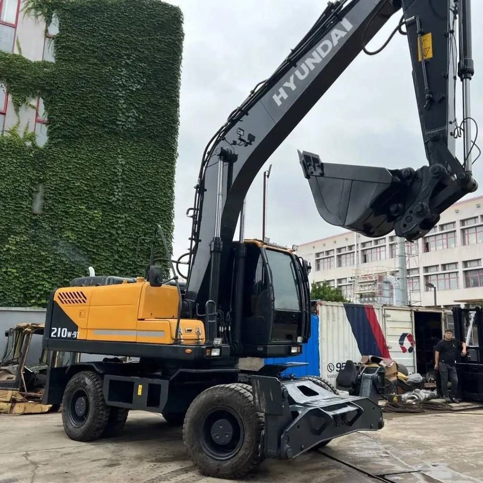 Hyundai R210W-9 - Колёсный экскаватор: фото 2 Hyundai R210W-9 - Колёсный экскаватор: фото 2