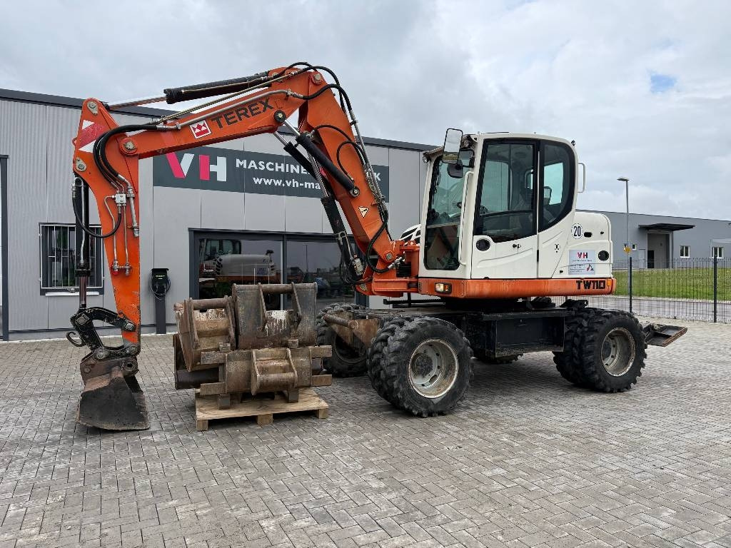 Terex TW 110 - Колёсный экскаватор: фото 1 Terex TW 110 - Колёсный экскаватор: фото 1
