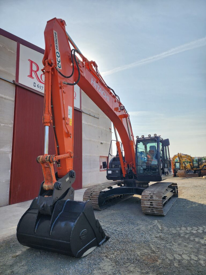 HITACHI ZX210LC-6 - Гусеничный экскаватор: фото 2 HITACHI ZX210LC-6 - Гусеничный экскаватор: фото 2
