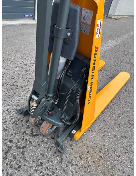 Jungheinrich Scherenhubwagen AMX 10e - Штабелер: фото 4 Jungheinrich Scherenhubwagen AMX 10e - Штабелер: фото 4