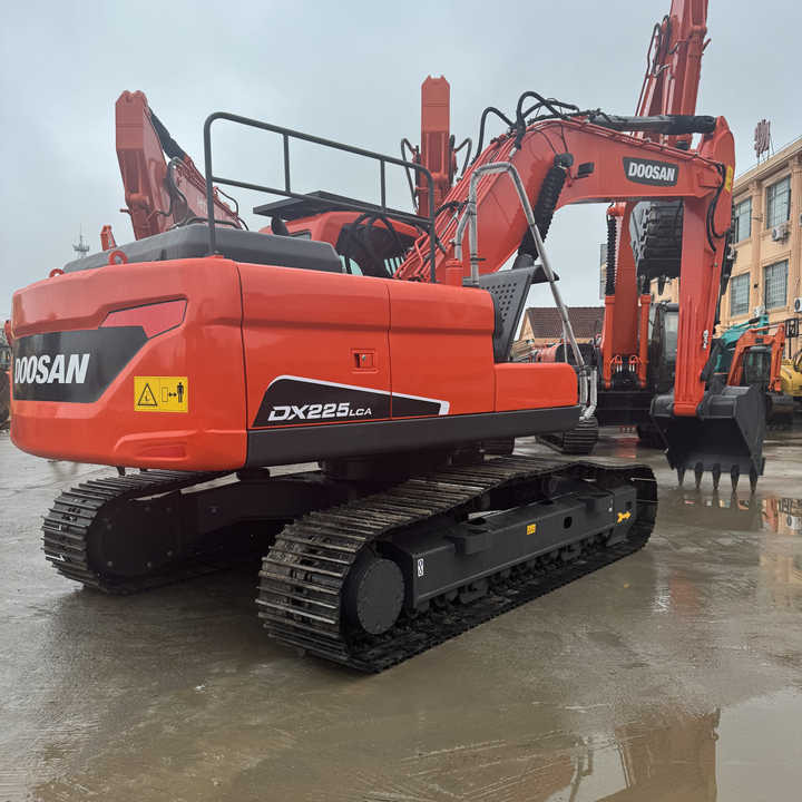 22 Tons Excavator Original Doosan Dx225LCA Crawler Digger Secondhand Used Good Condition Doosan Hydraulic Excavator on Sale - Гусеничный экскаватор: фото 1 22 Tons Excavator Original Doosan Dx225LCA Crawler Digger Secondhand Used Good Condition Doosan Hydraulic Excavator on Sale - Гусеничный экскаватор: фото 1