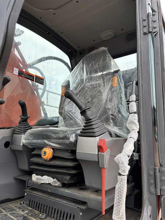 22 Tons Excavator Original Doosan Dx225LCA Crawler Digger Secondhand Used Good Condition Doosan Hydraulic Excavator on Sale - Гусеничный экскаватор: фото 4 22 Tons Excavator Original Doosan Dx225LCA Crawler Digger Secondhand Used Good Condition Doosan Hydraulic Excavator on Sale - Гусеничный экскаватор: фото 4