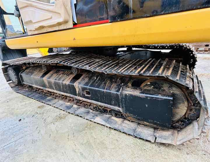 Caterpillar/cat Medium Used Excavator 20t Cat 320b,320c,320d Excavating Equipment With 0.8,1.0,1.2 Cbm Bucket Size In Shanghai - Гусеничный экскаватор: фото 4 Caterpillar/cat Medium Used Excavator 20t Cat 320b,320c,320d Excavating Equipment With 0.8,1.0,1.2 Cbm Bucket Size In Shanghai - Гусеничный экскаватор: фото 4