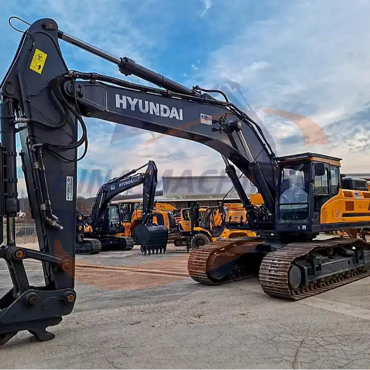 Construction Machine Excavator Hyundai 520 Crawler Excavators Hyundai 520 In Good Quality Hyundai520 - Экскаватор: фото 1 Construction Machine Excavator Hyundai 520 Crawler Excavators Hyundai 520 In Good Quality Hyundai520 - Экскаватор: фото 1