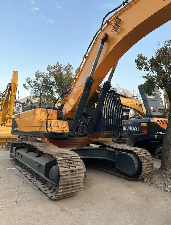 Construction Machine Excavator Hyundai 520 Crawler Excavators Hyundai 520 In Good Quality Hyundai520 - Экскаватор: фото 4 Construction Machine Excavator Hyundai 520 Crawler Excavators Hyundai 520 In Good Quality Hyundai520 - Экскаватор: фото 4