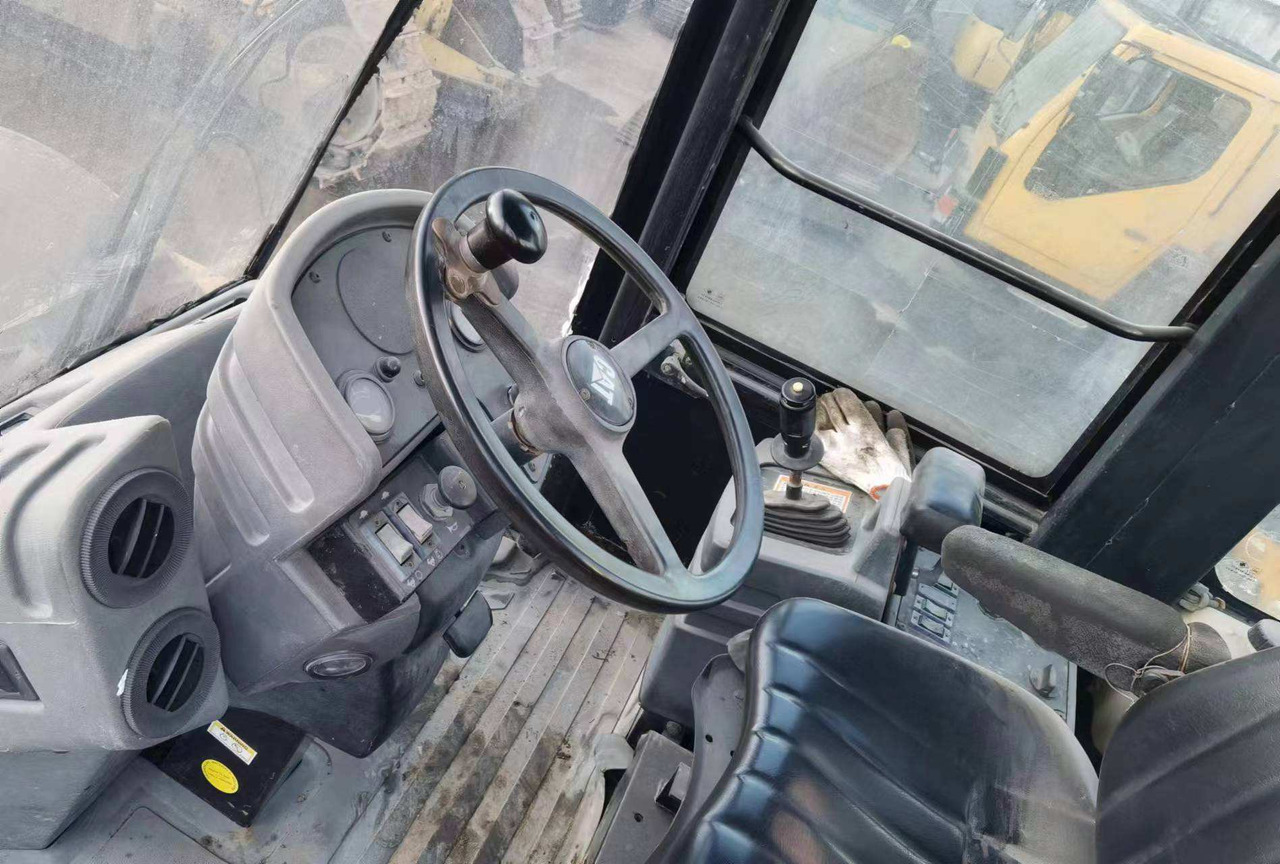 Good Quality Road Roller Caterpillar Cs683e Used Original Japan Road Roller Cat Cs683e Caterpillar Compactor Rollers - Дорожный каток: фото 2 Good Quality Road Roller Caterpillar Cs683e Used Original Japan Road Roller Cat Cs683e Caterpillar Compactor Rollers - Дорожный каток: фото 2