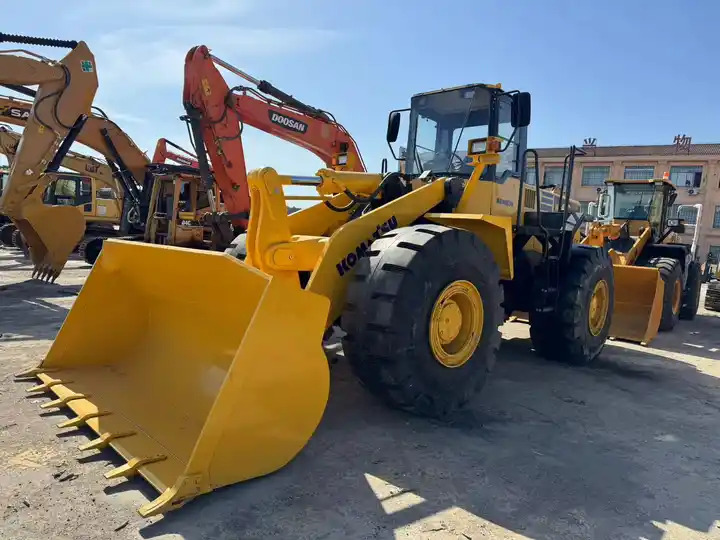 High Quality Used 7 Ton Heavy Front Loader Komatsu Wa470 Good Price Japan Made Tire Loader - Колёсный погрузчик: фото 2 High Quality Used 7 Ton Heavy Front Loader Komatsu Wa470 Good Price Japan Made Tire Loader - Колёсный погрузчик: фото 2