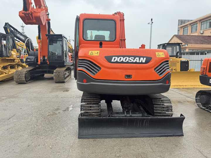 Hot Sale Used Doosan DX75-9C Excavator Doosan 7.5 Ton Crawler Digger Original Equipment - Гусеничный экскаватор: фото 3 Hot Sale Used Doosan DX75-9C Excavator Doosan 7.5 Ton Crawler Digger Original Equipment - Гусеничный экскаватор: фото 3