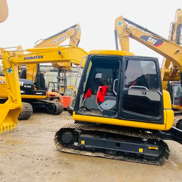 Hot sale Used Crawler Excavator good working used machinery japanese komatsu mini Excavator pc60-7 Used Japanese Brand PC60-7 - Гусеничный экскаватор: фото 1 Hot sale Used Crawler Excavator good working used machinery japanese komatsu mini Excavator pc60-7 Used Japanese Brand PC60-7 - Гусеничный экскаватор: фото 1