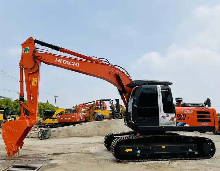 Japan Original 20t Excavator Hitachi Zx200-3g Zx200 Crawler Excavator With 6bg1 Engine In Shanghai - Гусеничный экскаватор: фото 2 Japan Original 20t Excavator Hitachi Zx200-3g Zx200 Crawler Excavator With 6bg1 Engine In Shanghai - Гусеничный экскаватор: фото 2