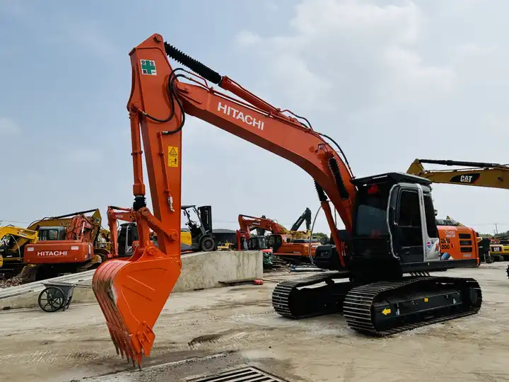 Japan Original 20t Excavator Hitachi Zx200-3g Zx200 Crawler Excavator With 6bg1 Engine In Shanghai - Гусеничный экскаватор: фото 4 Japan Original 20t Excavator Hitachi Zx200-3g Zx200 Crawler Excavator With 6bg1 Engine In Shanghai - Гусеничный экскаватор: фото 4