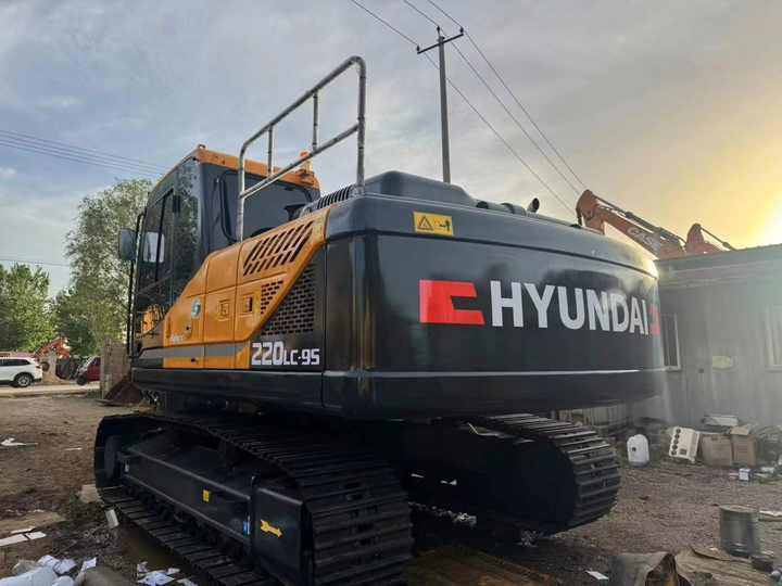 Korea Original Used Hyundai 220LC-9S Excavator Used Robex Hyundai 220 Excavator 220LC-9S Used Excavators for Sale - Экскаватор: фото 3 Korea Original Used Hyundai 220LC-9S Excavator Used Robex Hyundai 220 Excavator 220LC-9S Used Excavators for Sale - Экскаватор: фото 3