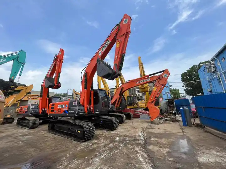 Low Working Hour Hitachi zx120 cheap used excavator Japan Made Hitachi  zx200 20 ton Excavator in good condition on sale - Гусеничный экскаватор: фото 2 Low Working Hour Hitachi zx120 cheap used excavator Japan Made Hitachi  zx200 20 ton Excavator in good condition on sale - Гусеничный экскаватор: фото 2