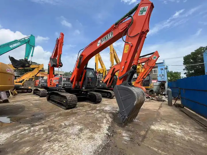 Low Working Hour Hitachi zx120 cheap used excavator Japan Made Hitachi  zx200 20 ton Excavator in good condition on sale - Гусеничный экскаватор: фото 3 Low Working Hour Hitachi zx120 cheap used excavator Japan Made Hitachi  zx200 20 ton Excavator in good condition on sale - Гусеничный экскаватор: фото 3