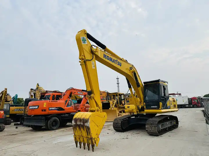 Original Japan Used Crawler Excavator Komatsu Pc200lc-7 Pc220lc-7 A/c Cabin In Shanghai - Гусеничный экскаватор: фото 4 Original Japan Used Crawler Excavator Komatsu Pc200lc-7 Pc220lc-7 A/c Cabin In Shanghai - Гусеничный экскаватор: фото 4
