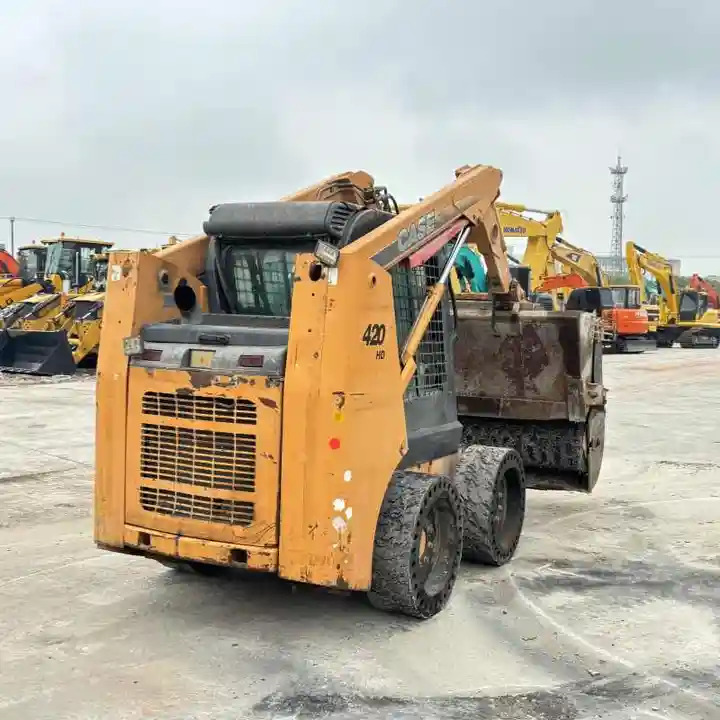 Original Second hand CASE skid steer loader 420 for sale compact skid steers loaders 440 430 420 in stock - Мини-погрузчик с бортовым поворотом: фото 4 Original Second hand CASE skid steer loader 420 for sale compact skid steers loaders 440 430 420 in stock - Мини-погрузчик с бортовым поворотом: фото 4
