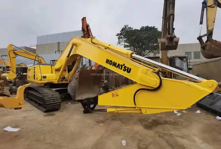 Original Well-Maintained Komatsu PC200-6 Used Excavator for sale - Гусеничный экскаватор: фото 3 Original Well-Maintained Komatsu PC200-6 Used Excavator for sale - Гусеничный экскаватор: фото 3