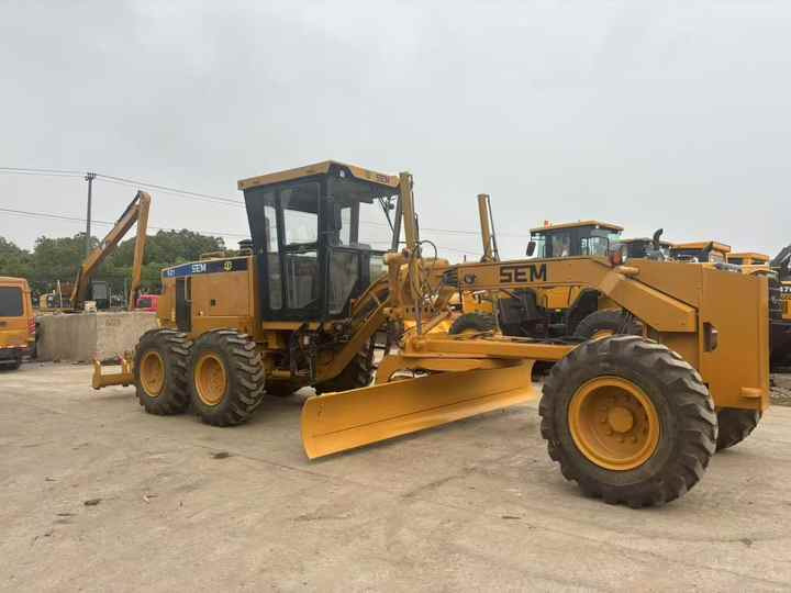 Second Hand SEM921 Motor Grader / Second Hand Motor Grader Sem 921 922 919 SEM Motor Grader for Sale - Грейдер: фото 2 Second Hand SEM921 Motor Grader / Second Hand Motor Grader Sem 921 922 919 SEM Motor Grader for Sale - Грейдер: фото 2