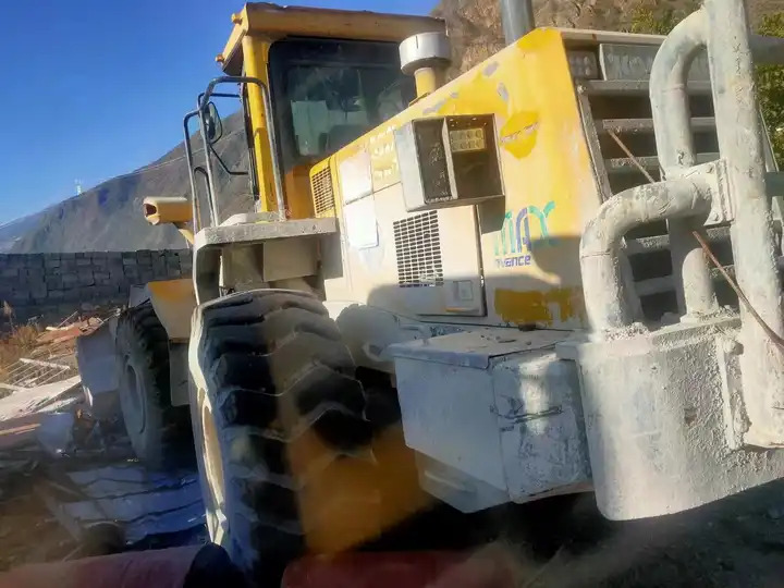 Used 7 Ton Heavy Front Loader Komatsu Wa470 Good Price Japan Made Tire Loader In Shanghai - Колёсный погрузчик: фото 5 Used 7 Ton Heavy Front Loader Komatsu Wa470 Good Price Japan Made Tire Loader In Shanghai - Колёсный погрузчик: фото 5