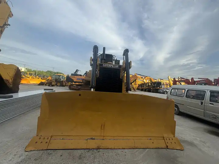 Used CAT D8R bulldozer in good condition for sale - Бульдозер: фото 2 Used CAT D8R bulldozer in good condition for sale - Бульдозер: фото 2