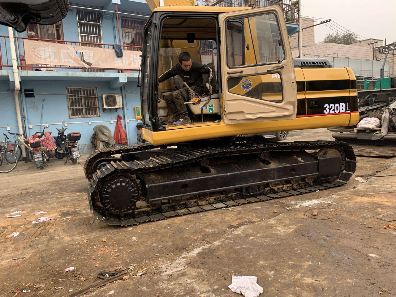 Used CAT Excavator 320B 320BL 320C 320CL 320D 320D2 320D2L Made In Japan - Гусеничный экскаватор: фото 2 Used CAT Excavator 320B 320BL 320C 320CL 320D 320D2 320D2L Made In Japan - Гусеничный экскаватор: фото 2